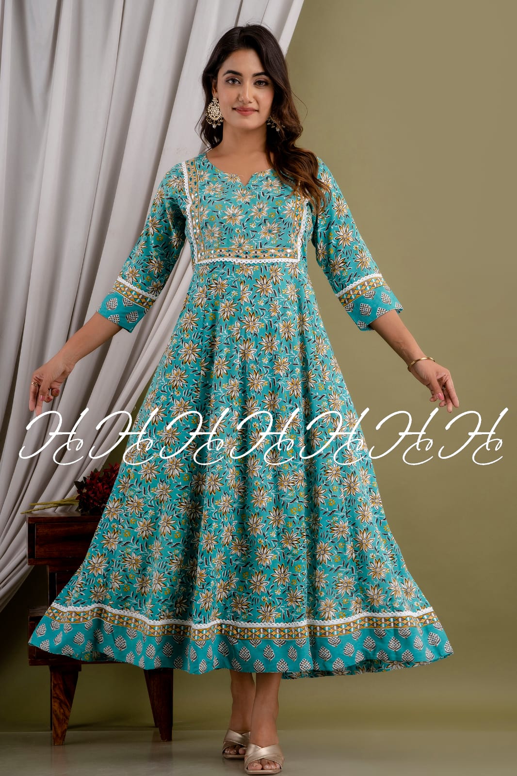 Azure Bliss Sweetheart Neck Anarkali Kurti